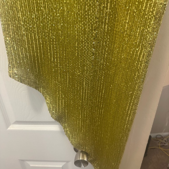 Mackenzie Midi Dress in Limoncello - Picture 5 of 9